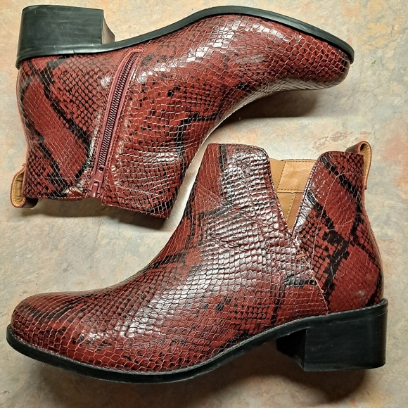 Vionic Leather Ankle Boots Clara Boa Women’s 9.5 Wine Booties Red Snakeskin - Picture 1 of 12